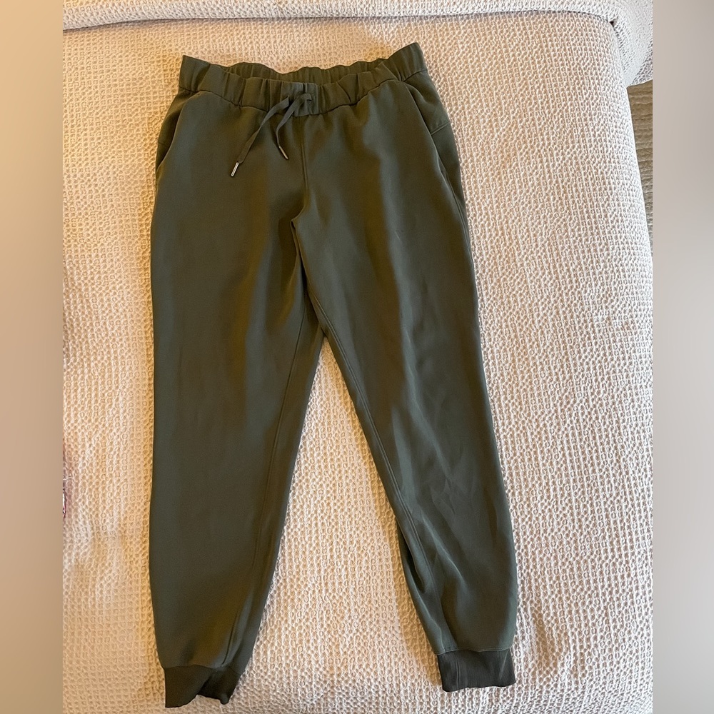 Lululemon joggers in olive green size 8